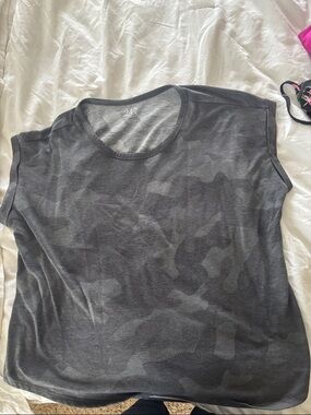 Maurices Women’s Short Sleeve Camo Crew Neck Top - Charcoal Gray 1x 24/7